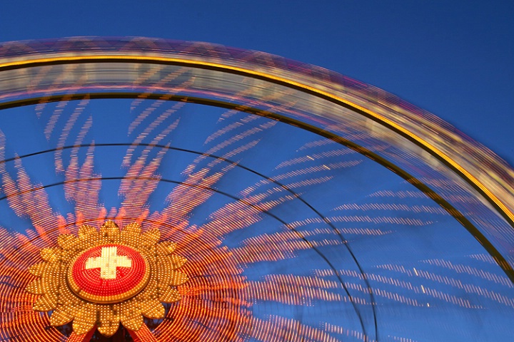 Fun fair wheel