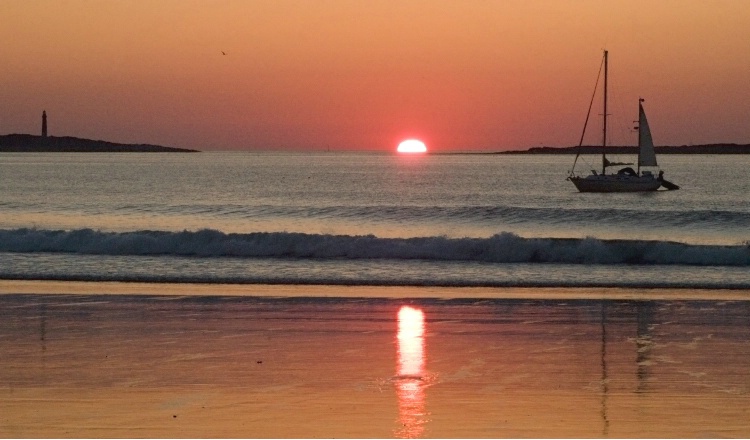 Sunrise on Long beach & Thatcher Island Lighthouse