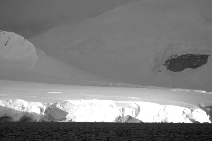 Antarctica-49 - ID: 3295225 © Karen Johnson