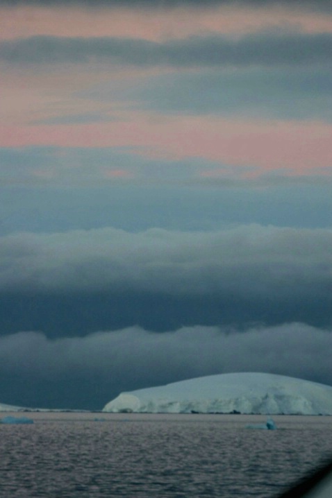 Antarctica-52 - ID: 3295307 © Karen Johnson
