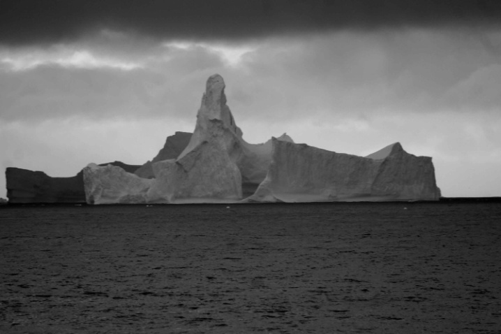 Antarctica-66 - ID: 3295326 © Karen Johnson
