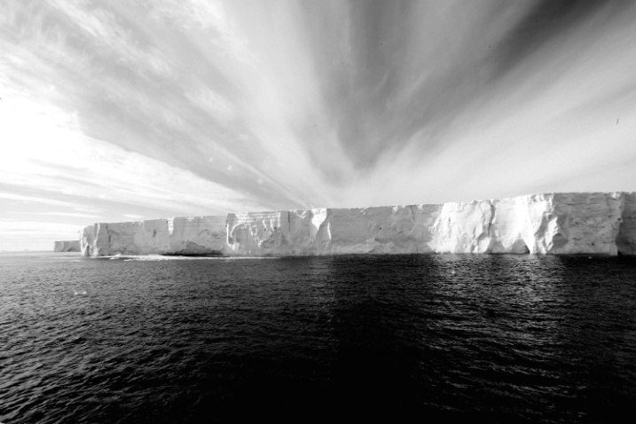 Antarctica-91 - ID: 3295381 © Karen Johnson