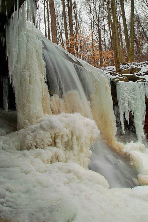 Blue Hen Falls: Frozen