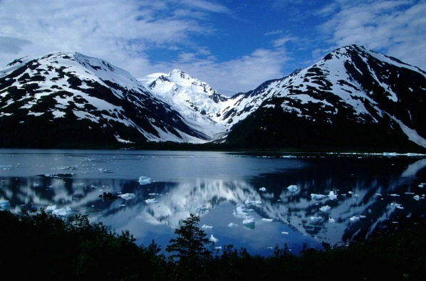 Portage Glacier - ID: 3391060 © Denise Dupras