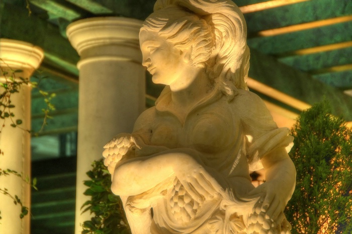 The Venetial Hotel - Garden Statue
