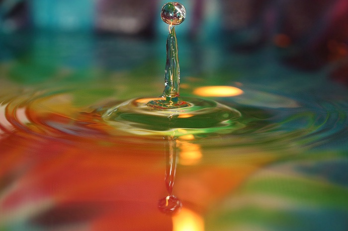 Tie-dye drop with reflection