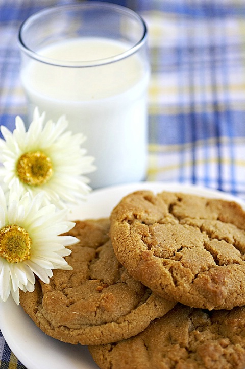  Peanut Butter Cookies & Milk