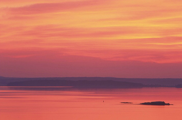 Sunrise, Acadia National Park - ID: 3578128 © Susan Milestone