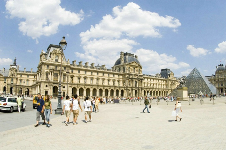 Le Louvre Courtyard with Glass Pyramid, Paris - ID: 3581815 © Larry J. Citra