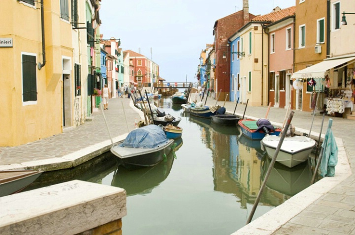 Canal on the Island of Burano, Venice, Italy - ID: 3585679 © Larry J. Citra