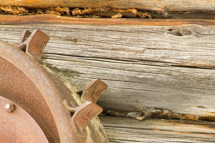 Old Steel Tractor Wheel - ID: 3585794 © Larry J. Citra