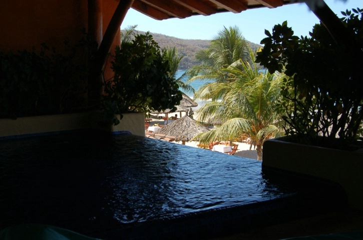 Infiniti pool