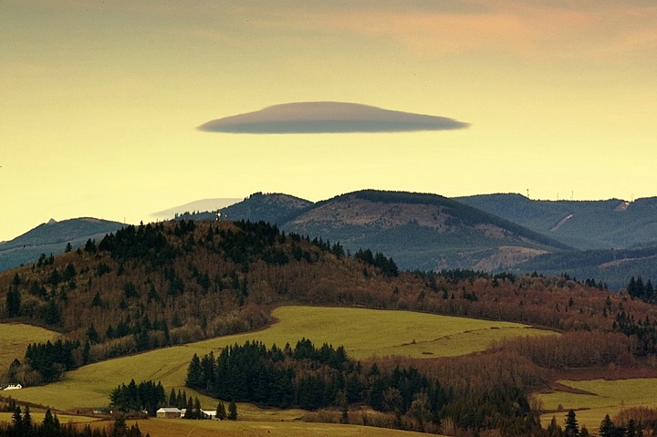 Alien Ship Masquerading as a Cloud - ID: 3796865 © John E. Hunter