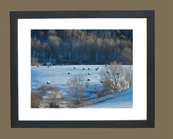 black_framed_picture - ID: 3826082 © Douglas Pignet