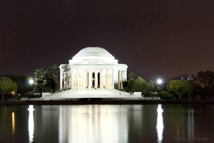 Thomas Jefferson Memorial at night....