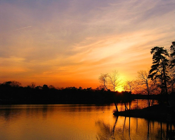 Sunset Lake Carasaljo