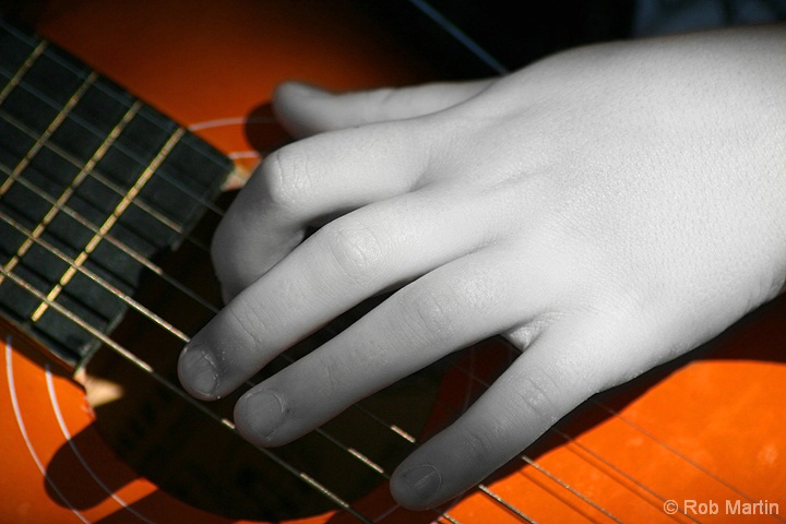 Little hand, Little Strings