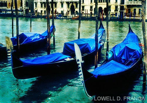 docked_gondolas-venice_italy
