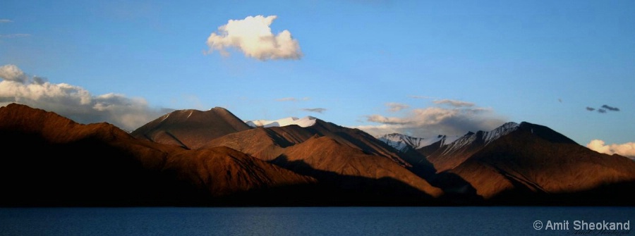 sunset at pangong tso