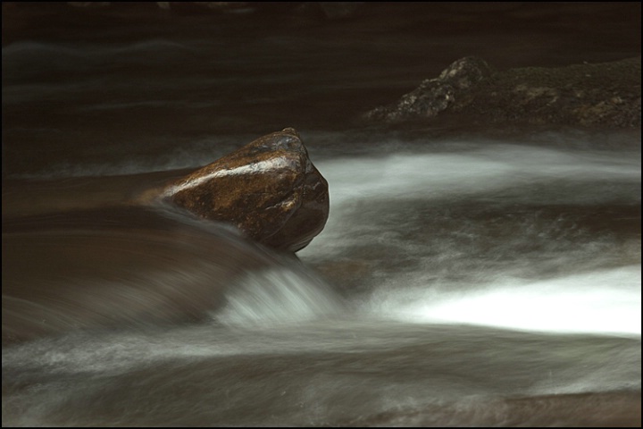 Flowing rock