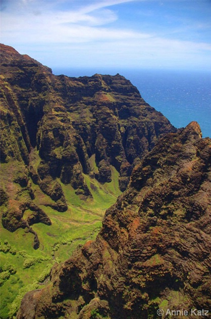 Into the Cliffs - ID: 4390424 © Annie Katz