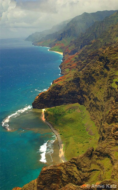 Na Pali Vertical - ID: 4390430 © Annie Katz