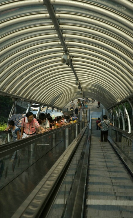 Long escalator