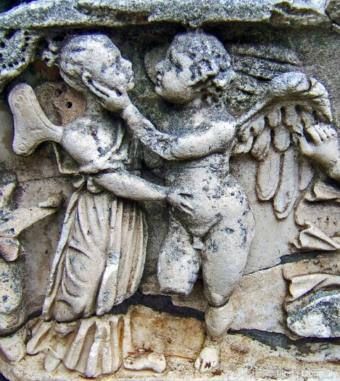 Two Angels on a tomb