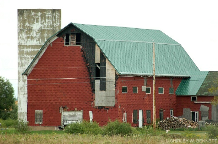 RED BARN 2  NY - ID: 4602534 © SHIRLEY MARGUERITE W. BENNETT