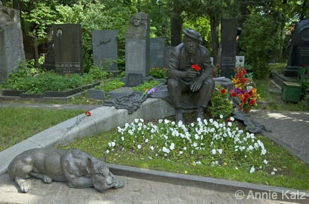 Moscow  A Man and His Dog - ID: 4639091 © Annie Katz