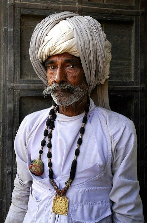 Hombre En Blanco