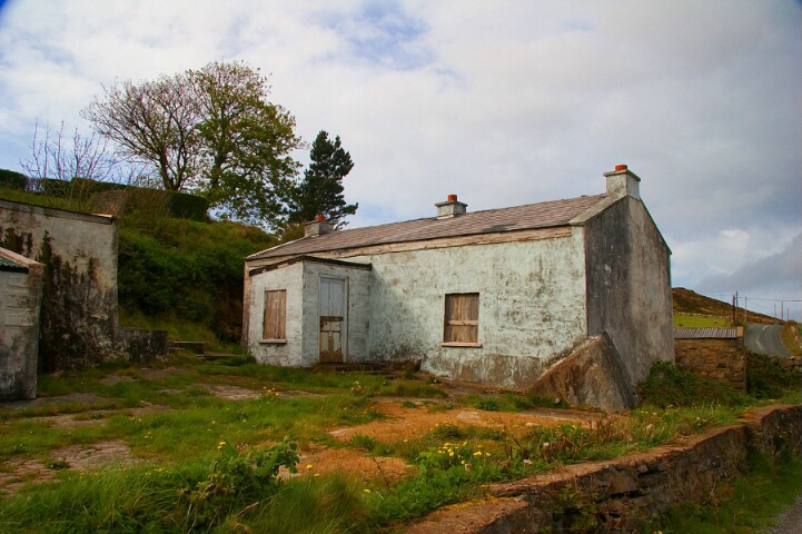 Gortahork house built on rock in Donegal, Ireland - ID: 4889214 © Eleanore J. Hilferty