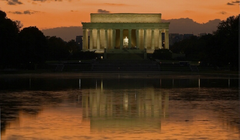 Lincoln Memorial at dusk