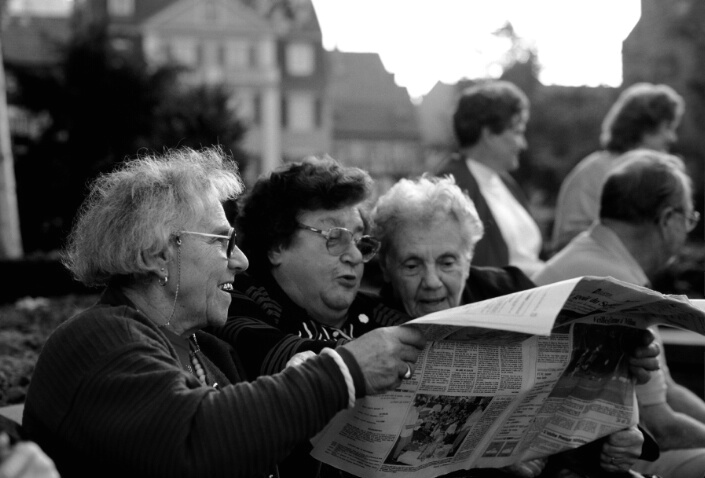 News Ladies - ID: 5087874 © Stanley Singer