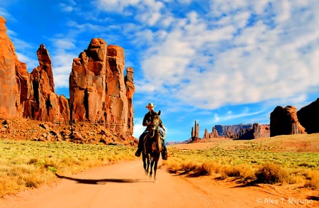 TRAIL OF MONUMENT VALLEY