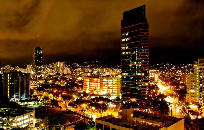 Honolulu at Night - ID: 5336719 © Janine Russell
