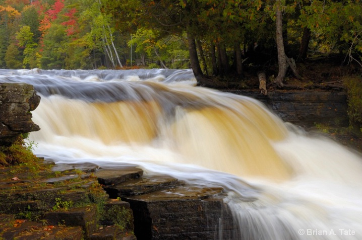 Tahquamenon Falls Up Close