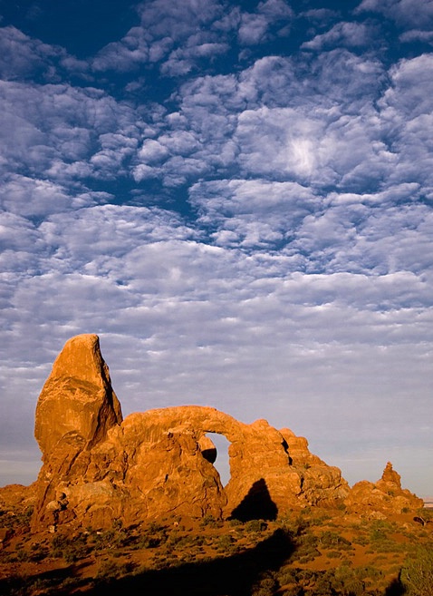 Turret Arch shortly after sunrise