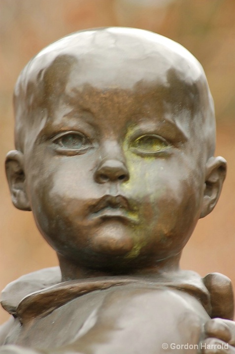 A stare cast in Bronze