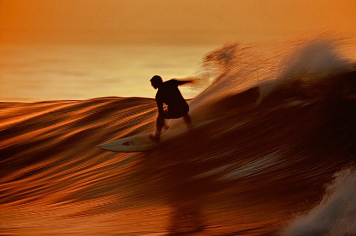 Dawn Surfer