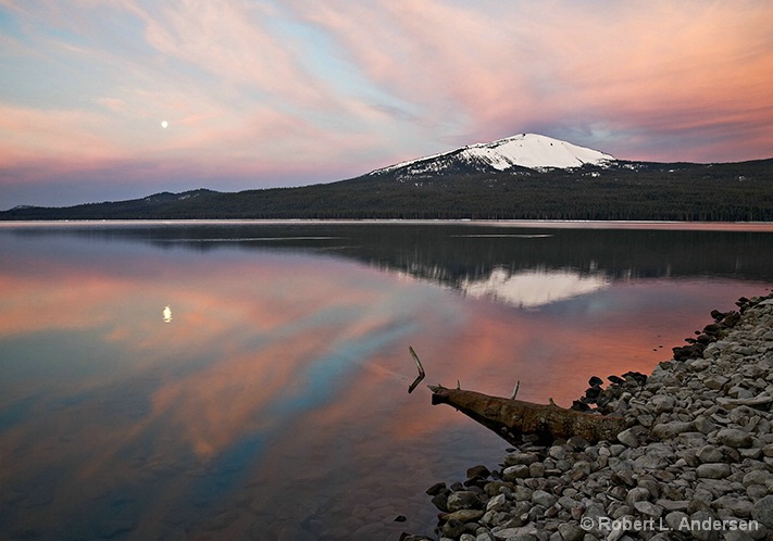 Diamond Lake Moonset