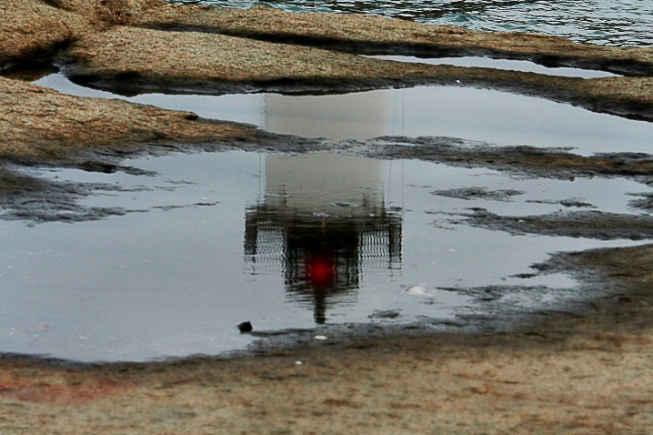 Reflecting at the Nubble