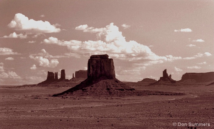 Monument Valley, UT 1983 - ID: 5823682 © Donald J. Comfort