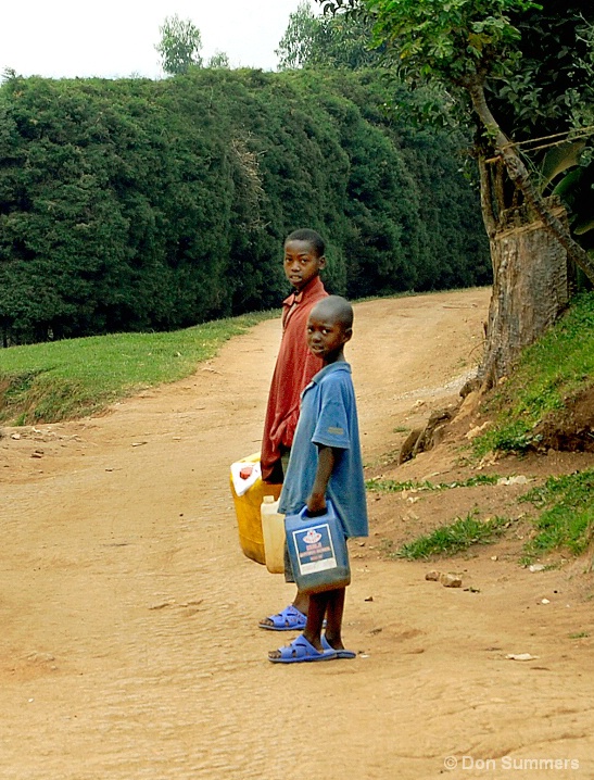Fetching Water, Butare, Rwanda 2007 - ID: 5830092 © Donald J. Comfort