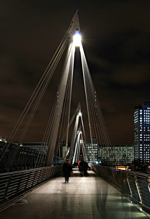 Golden Jubilee Bridge by Night 