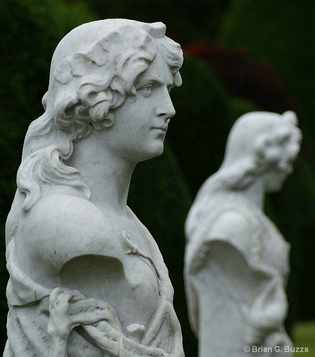 Statues in Drummond Gardens