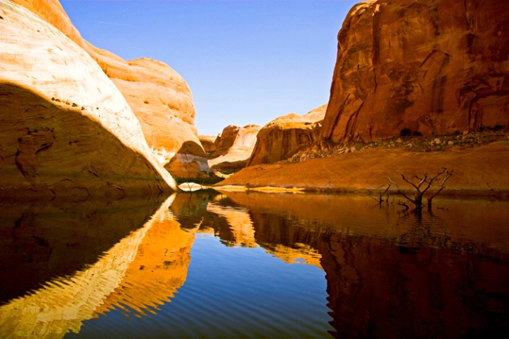 Lake powell reflection