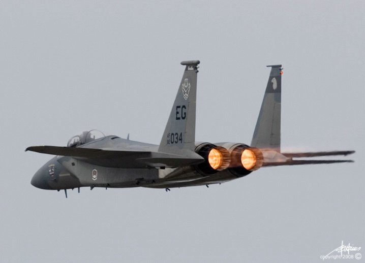 <b>F-15 Eagle Hauls</b>