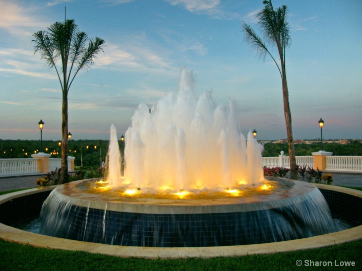 Palace Fountain - ID: 6005161 © Sharon E. Lowe