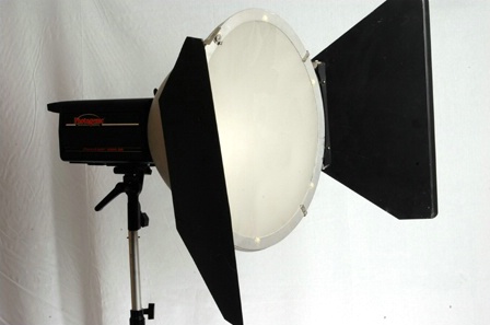 Main light with diffuser and barn doors
